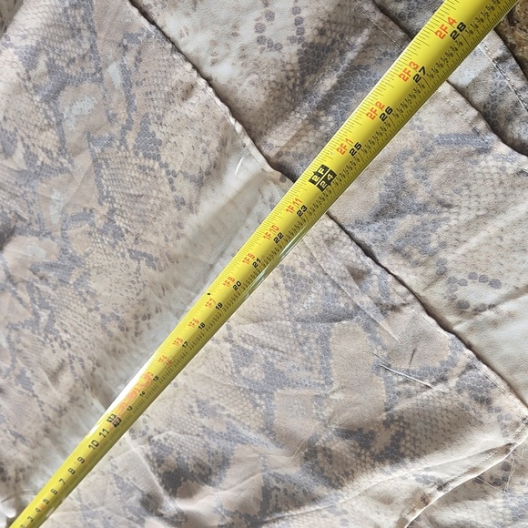 Buckle black oversized flower top snakeskin - Picture 6 of 7